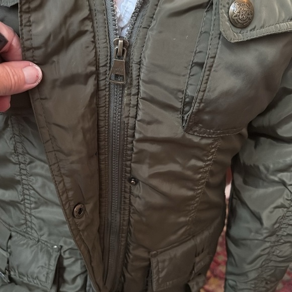 Madden girl  winter cold weather Coat hooded  zip and snap up  army green/ cream - Picture 5 of 16